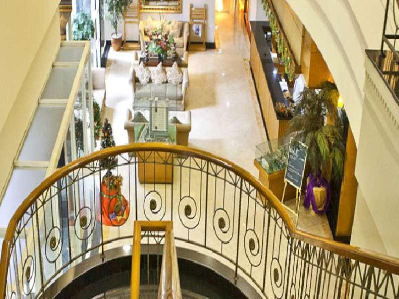 Treva International Hotel Джакарта Екстериор снимка
